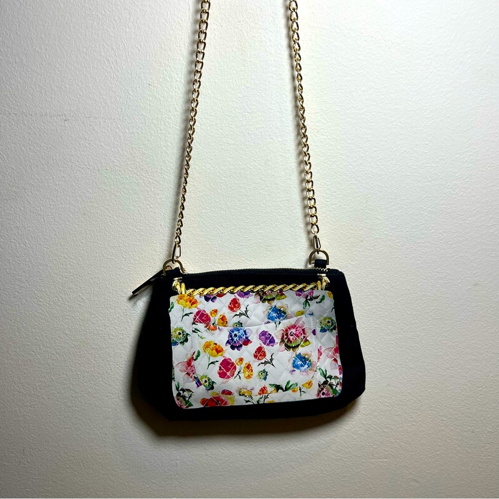 Thursday Friday Cross body bag, resembling a clutch